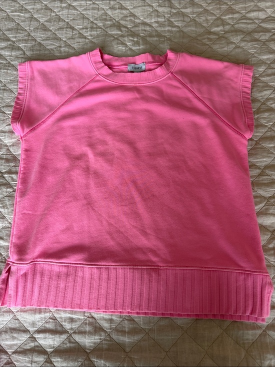Evereve Tops - Evereve Pink Short-Sleeve Ribbed-Hem Sweatshirt Tee